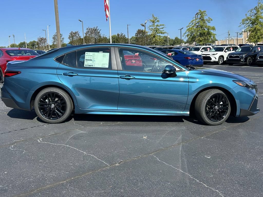 New 2026 Toyota Camry Hybrid FWD image 2