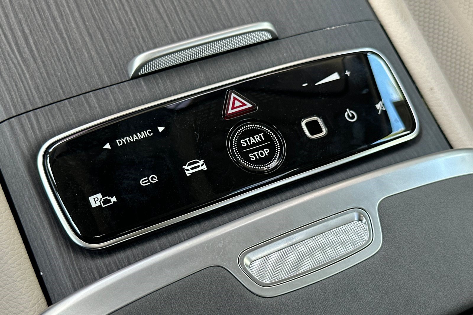 New 2027 Mercedes-Benz EQS 400 4MATIC SUV image 16