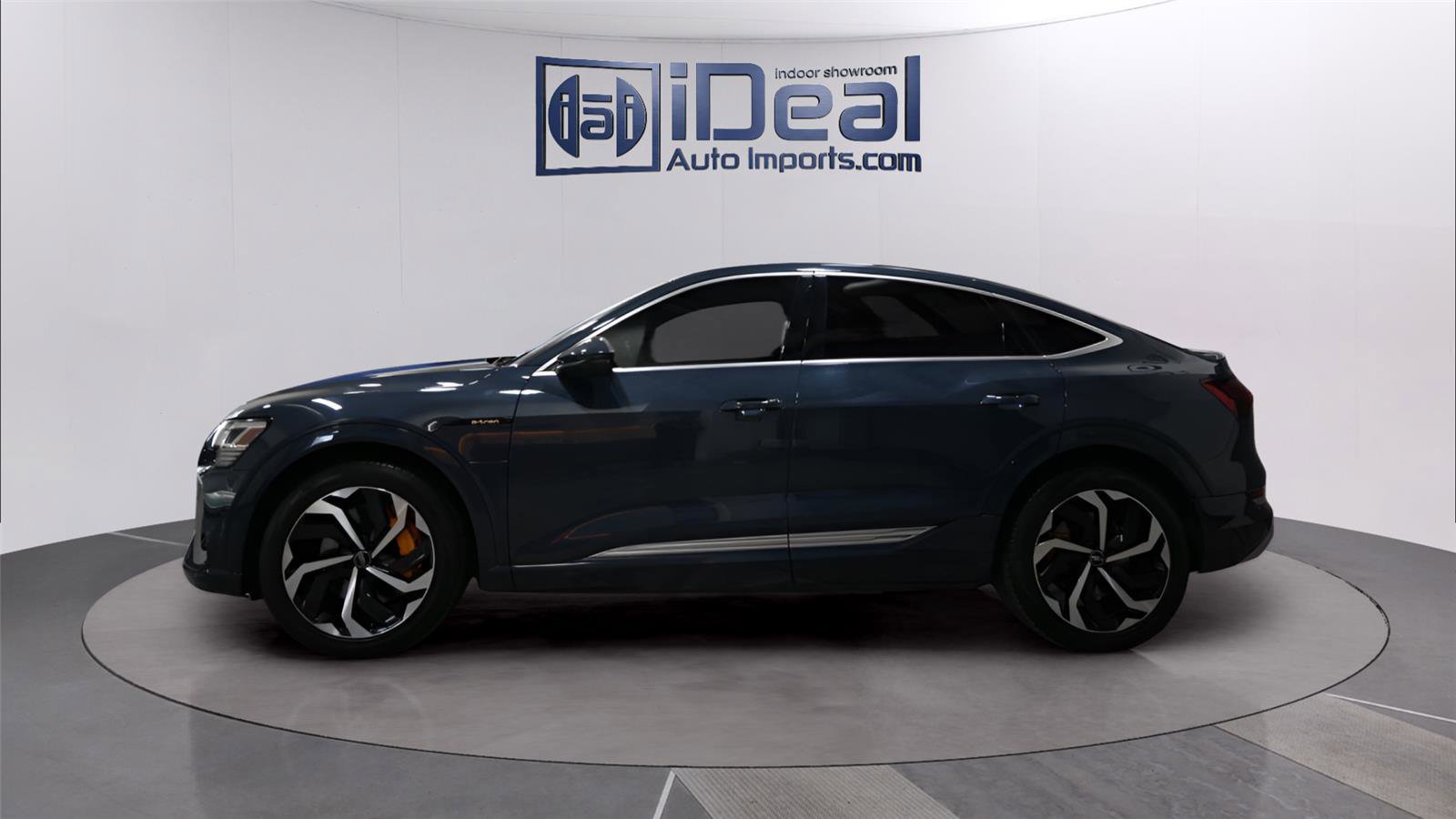 Used 2020 Audi e-tron Prestige w/ Prestige Package image 2