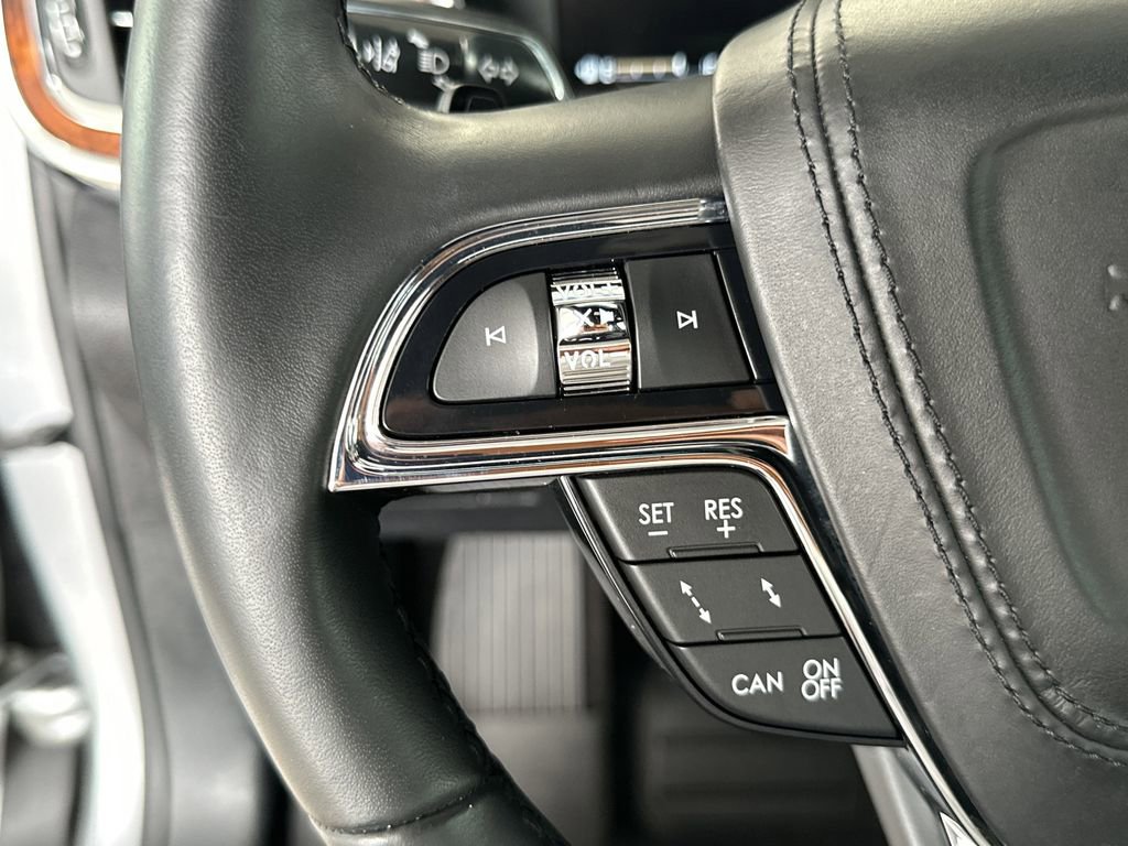 Used 2020 Lincoln Continental Reserve w/ Luxury Package image 19