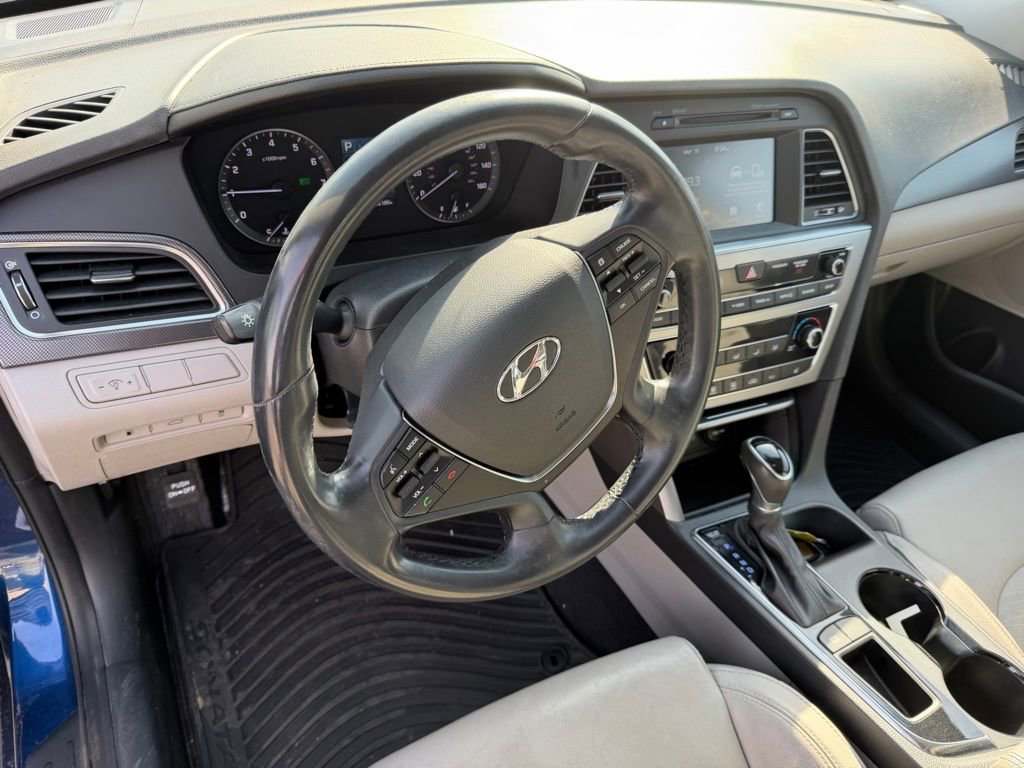 Used 2017 Hyundai Sonata Sport w/ Value Edition Package 02 image 7