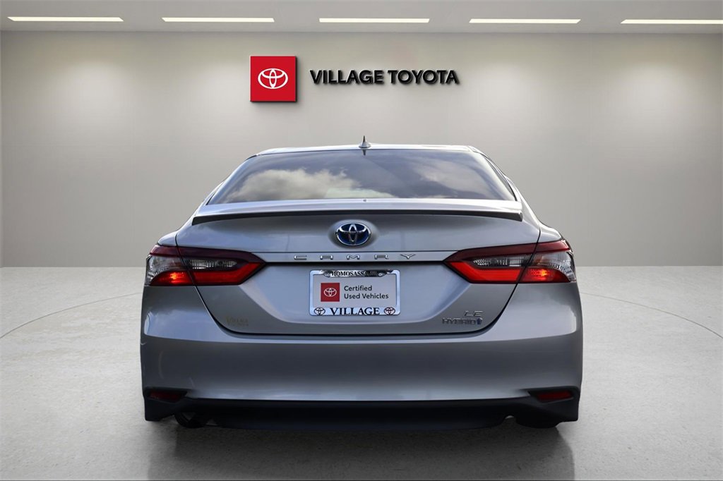 Certified 2021 Toyota Camry LE image 4