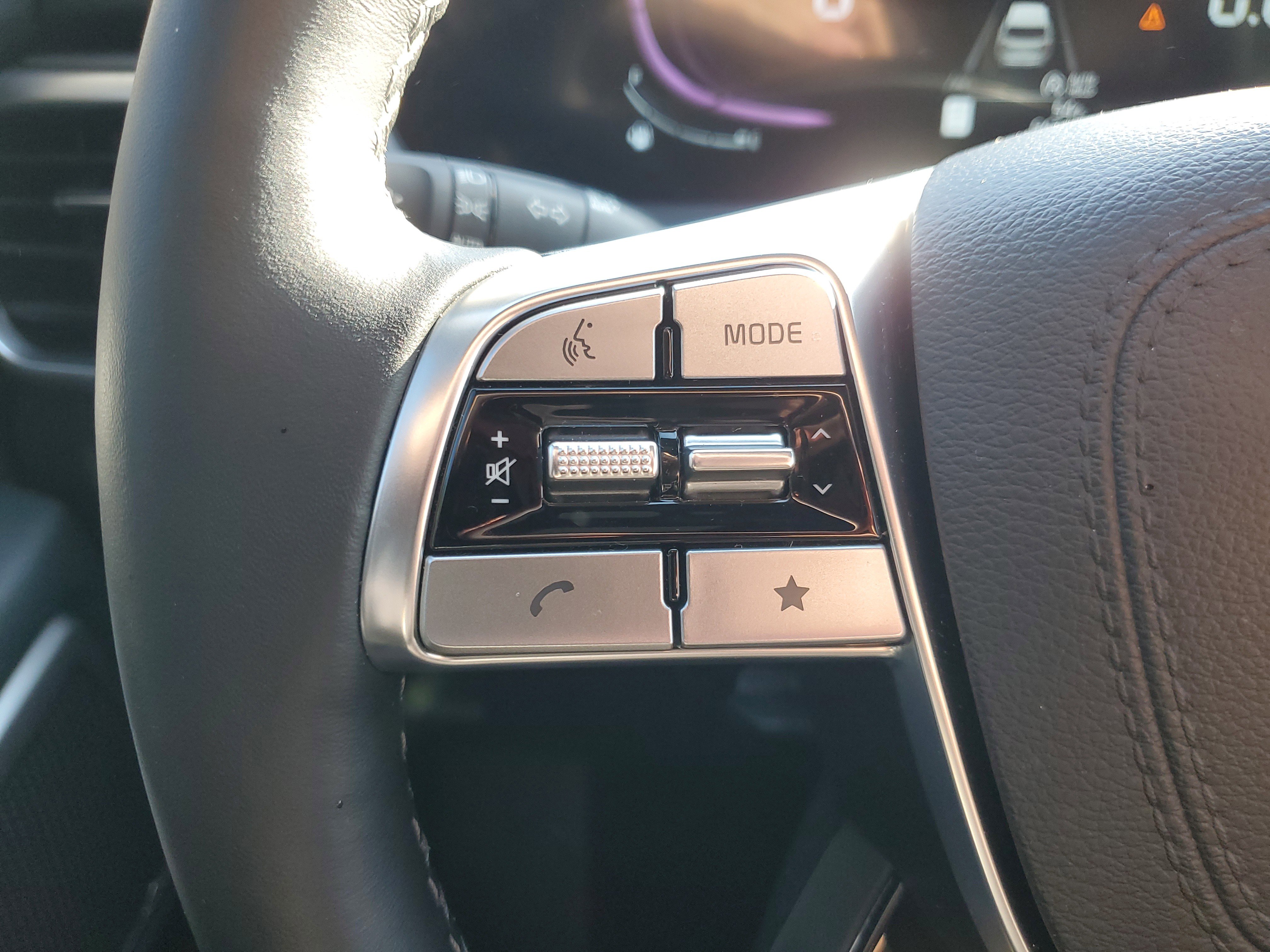 Certified 2025 Kia Telluride AWD image 28