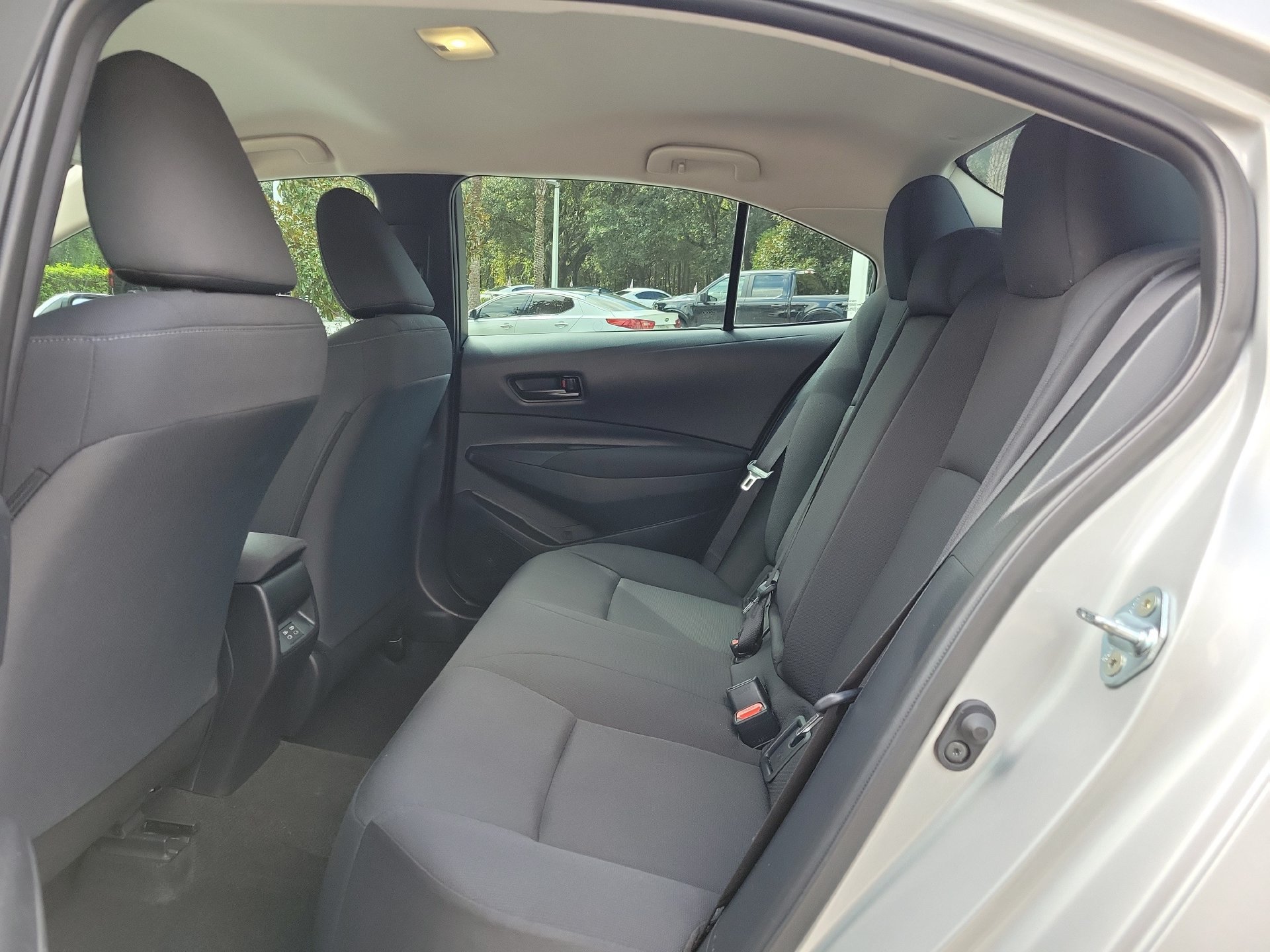 Used 2025 Toyota Corolla LE FWD image 16