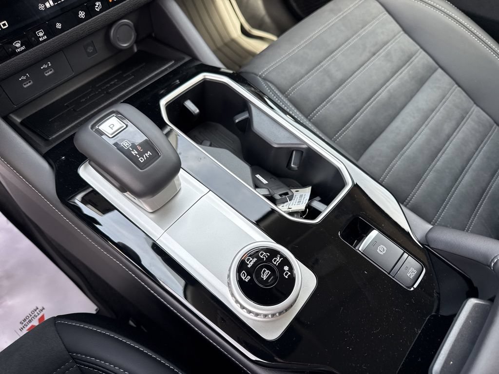 New 2026 Mitsubishi Outlander LE FWD image 31