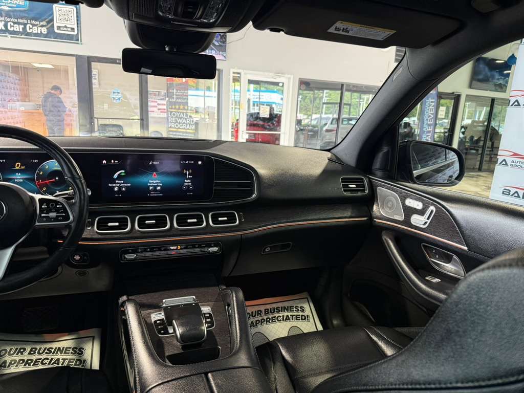 Used 2020 Mercedes-Benz GLE 350 4MATIC w/ Premium Package image 23