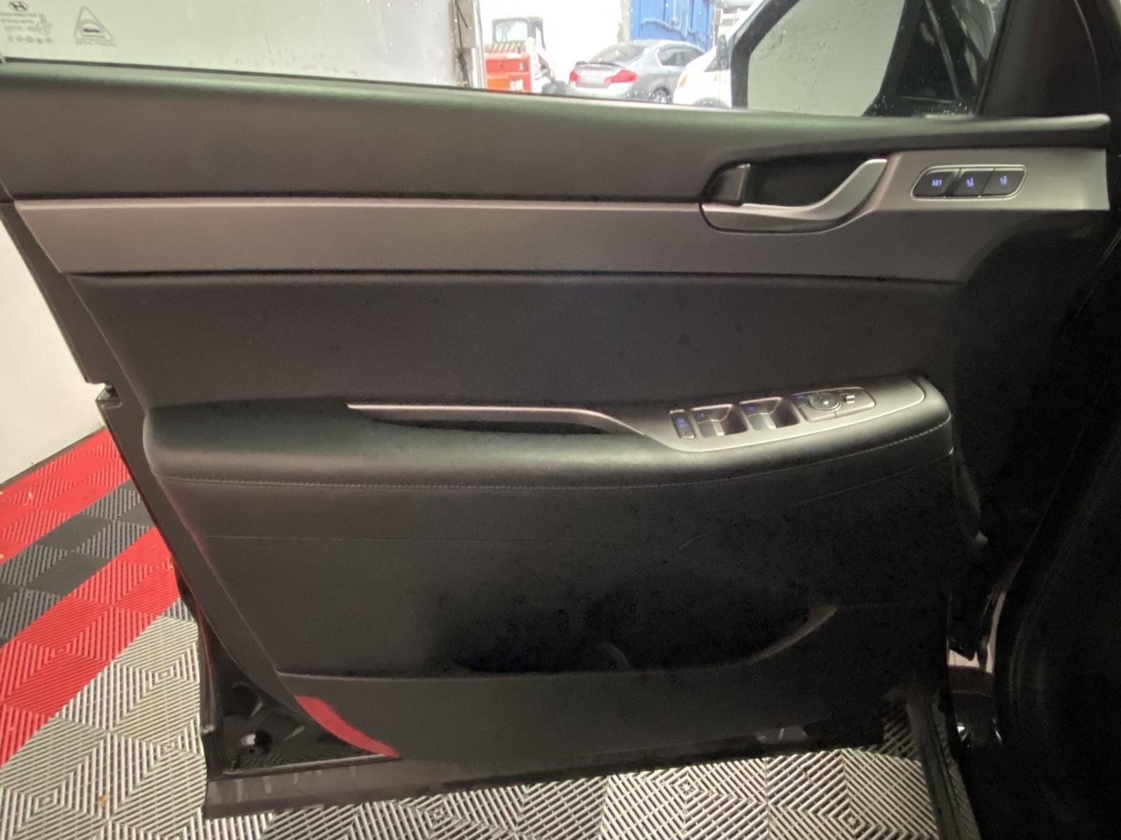 Used 2020 Hyundai Palisade SEL w/ Premium Package image 24