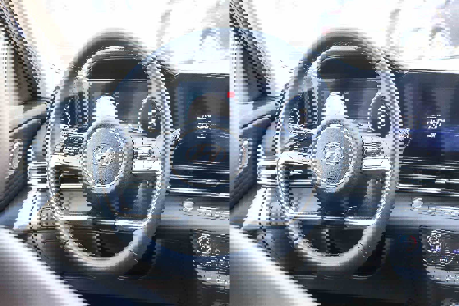 Certified 2023 Hyundai Elantra Limited w/ Cargo Package image 14