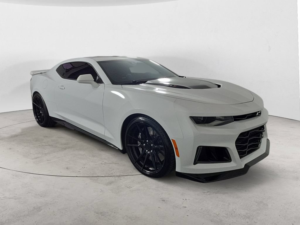 Used 2022 Chevrolet Camaro ZL1 RWD image 7