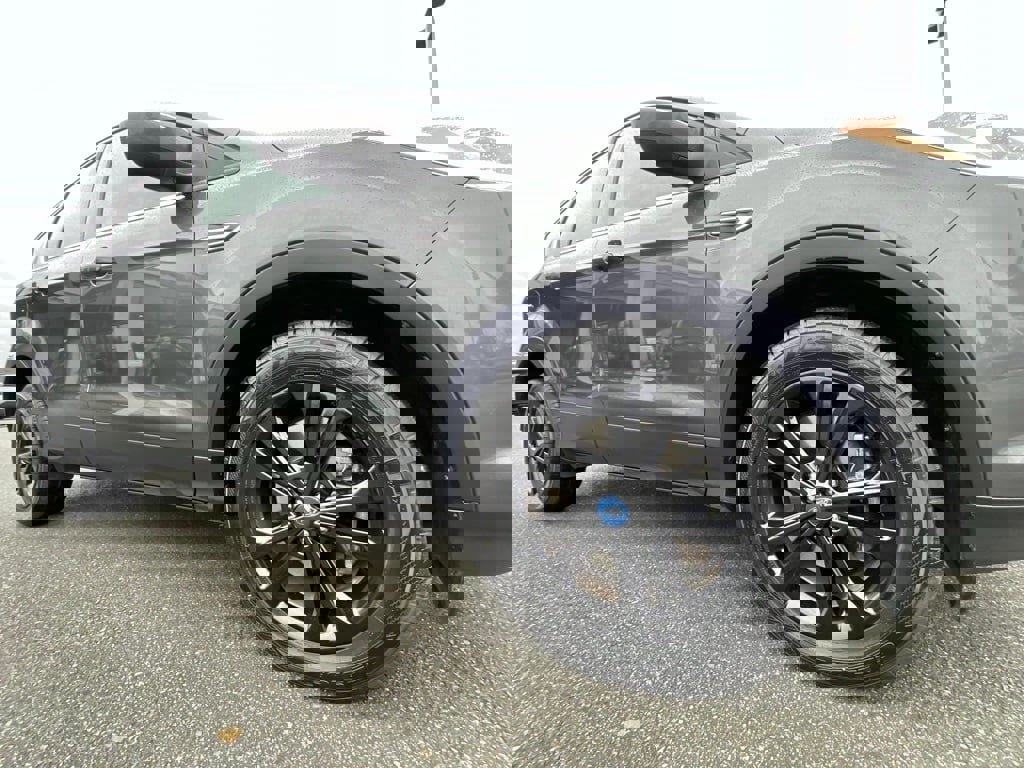 Used 2019 Ford Escape SEL image 11