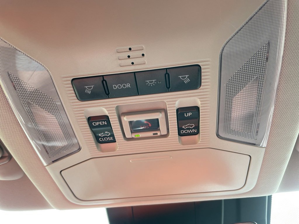 Used 2023 Toyota RAV4 XLE Premium image 28