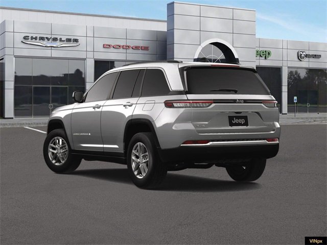 Used 2024 Jeep Grand Cherokee Laredo X image 5