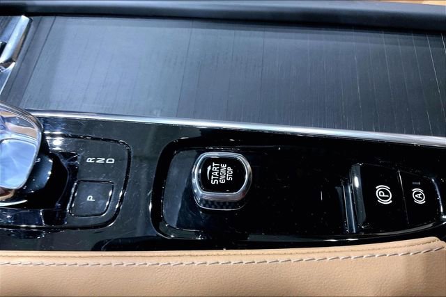 Certified 2024 Volvo XC90 B6 Ultimate w/ Protection Package Premier image 35