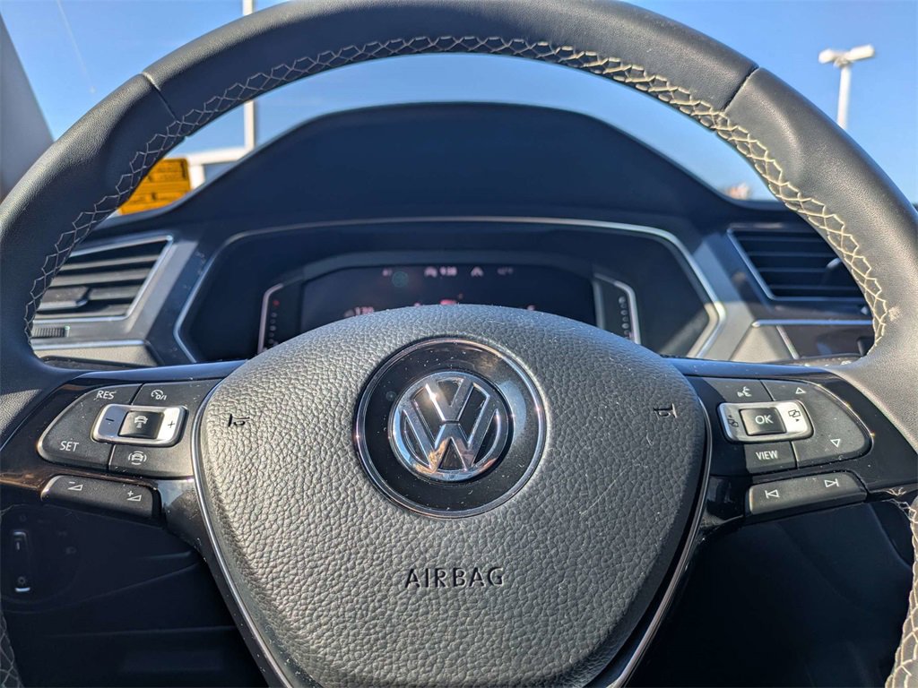 Used 2021 Volkswagen Tiguan SE image 34