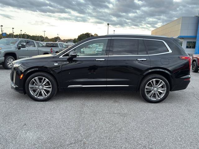 Used 2025 Cadillac XT6 Premium Luxury image 4