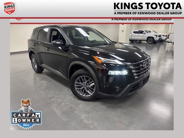 Used 2024 Nissan Rogue S image 1