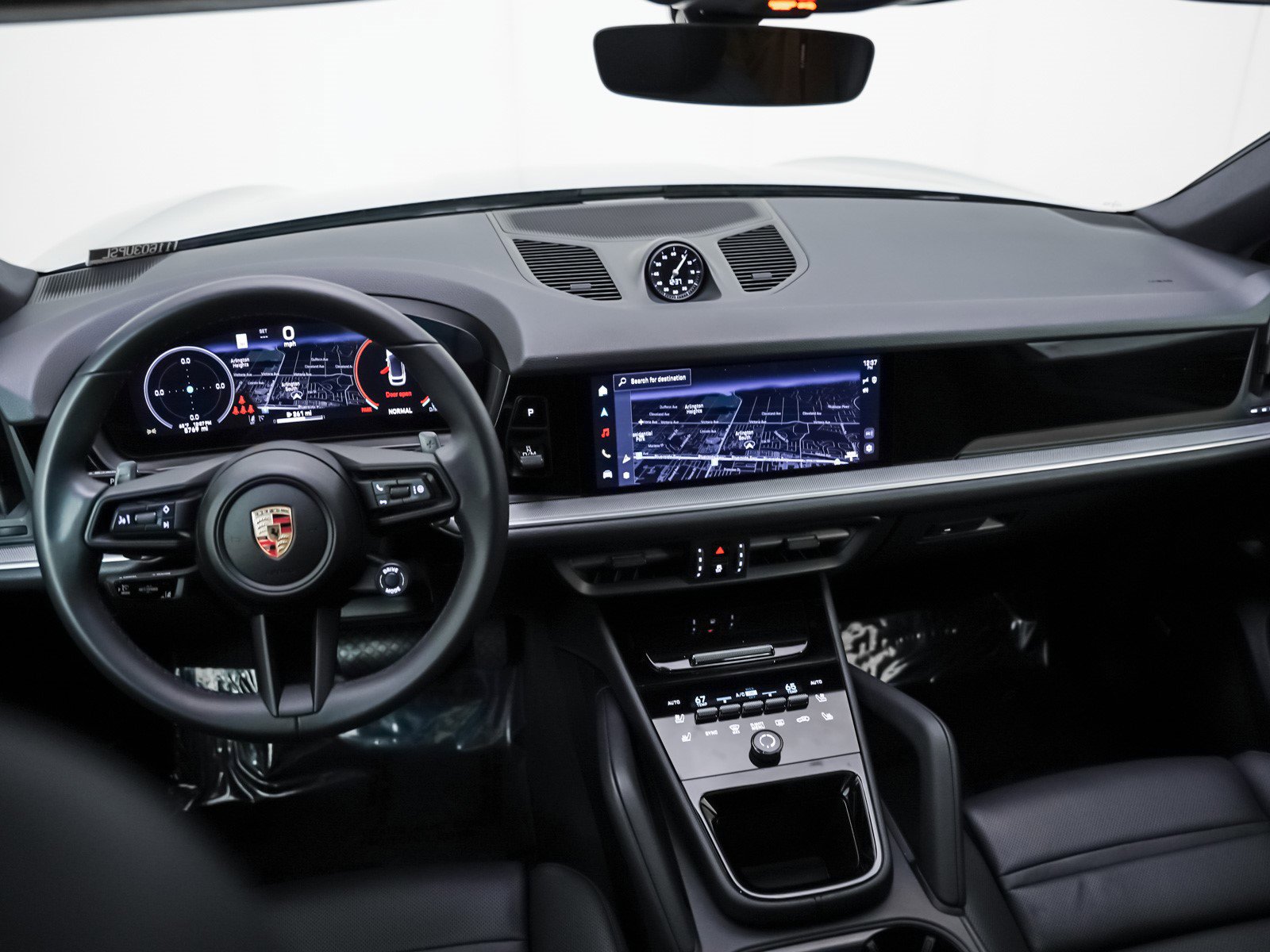 Used 2025 Porsche Cayenne Coupe image 19