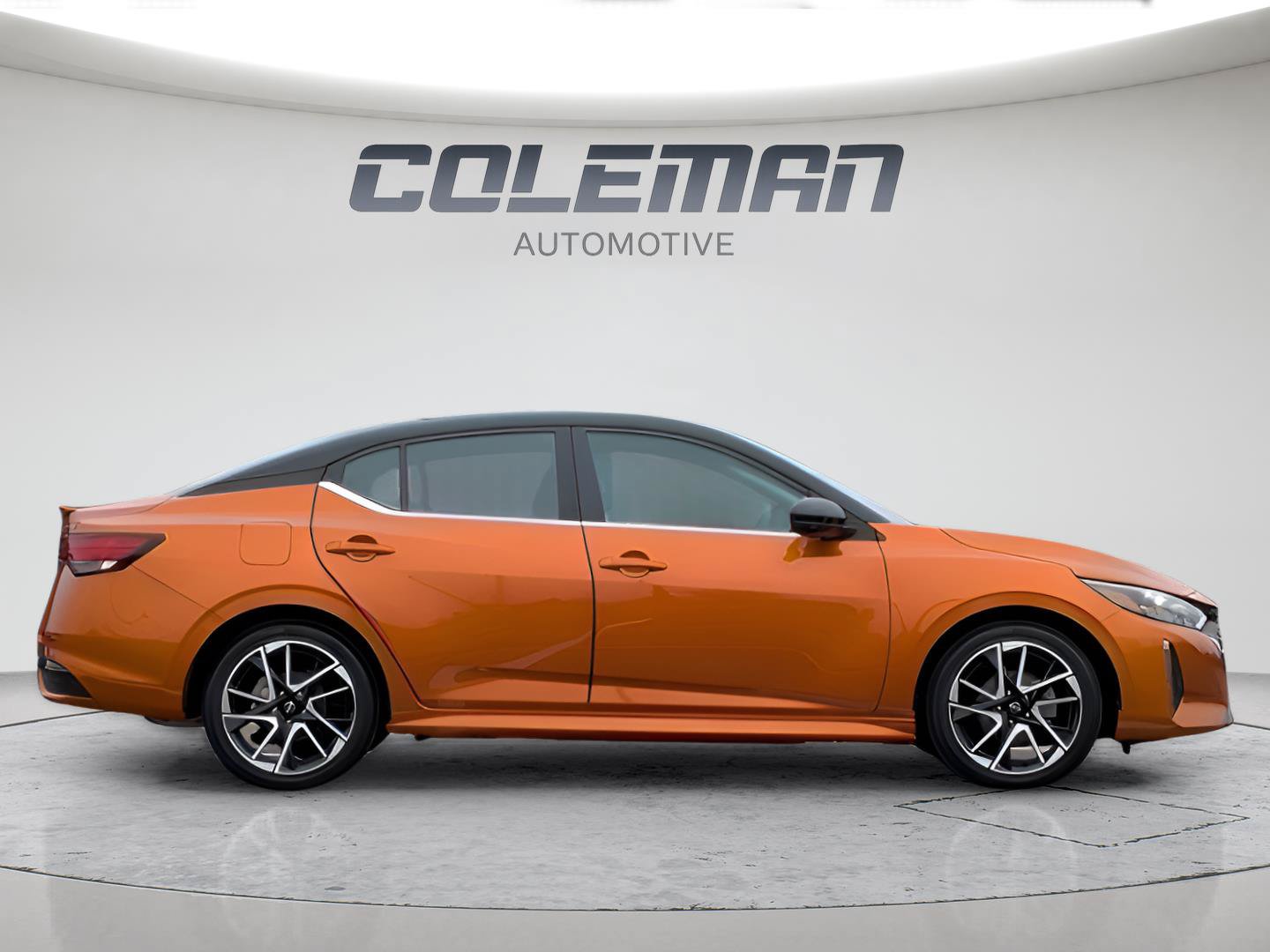 Certified 2025 Nissan Sentra SR FWD image 2