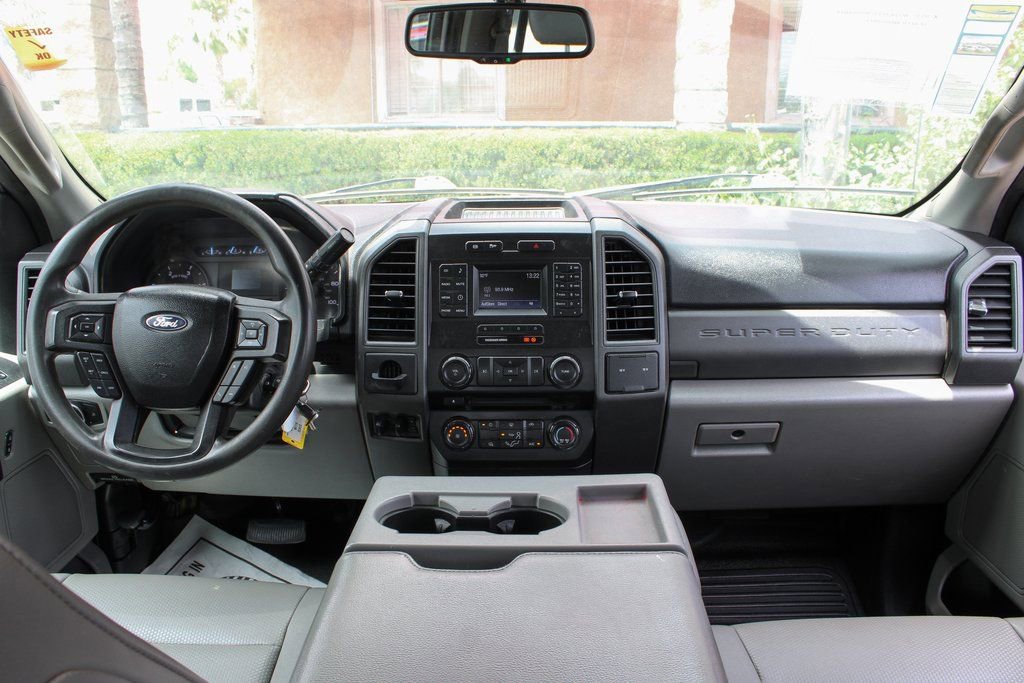 Used 2017 Ford F550 2WD Crew Cab Super Duty image 24