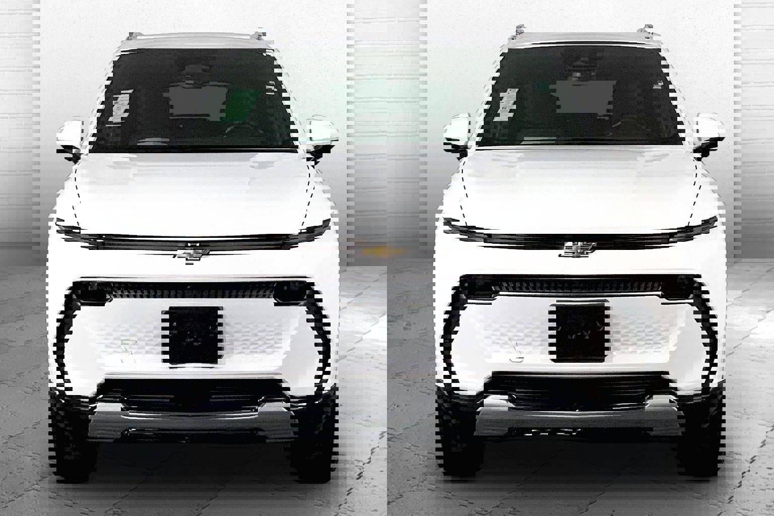 Used 2025 Chevrolet Equinox EV LT FWD image 2