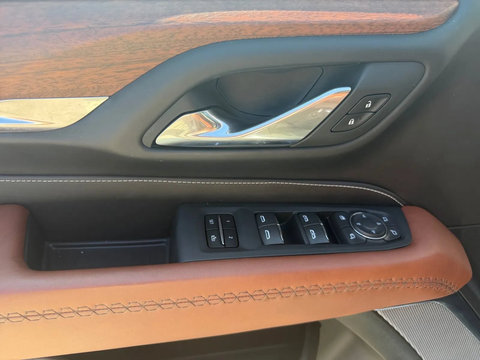 Used 2023 GMC Yukon XL Denali Ultimate AWD/4WD image 14