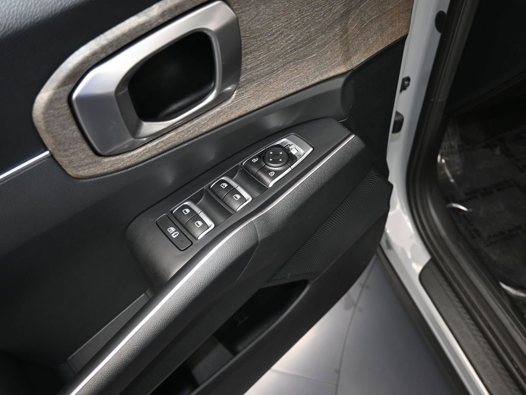 Used 2023 Kia Sorento X-Line EX image 14
