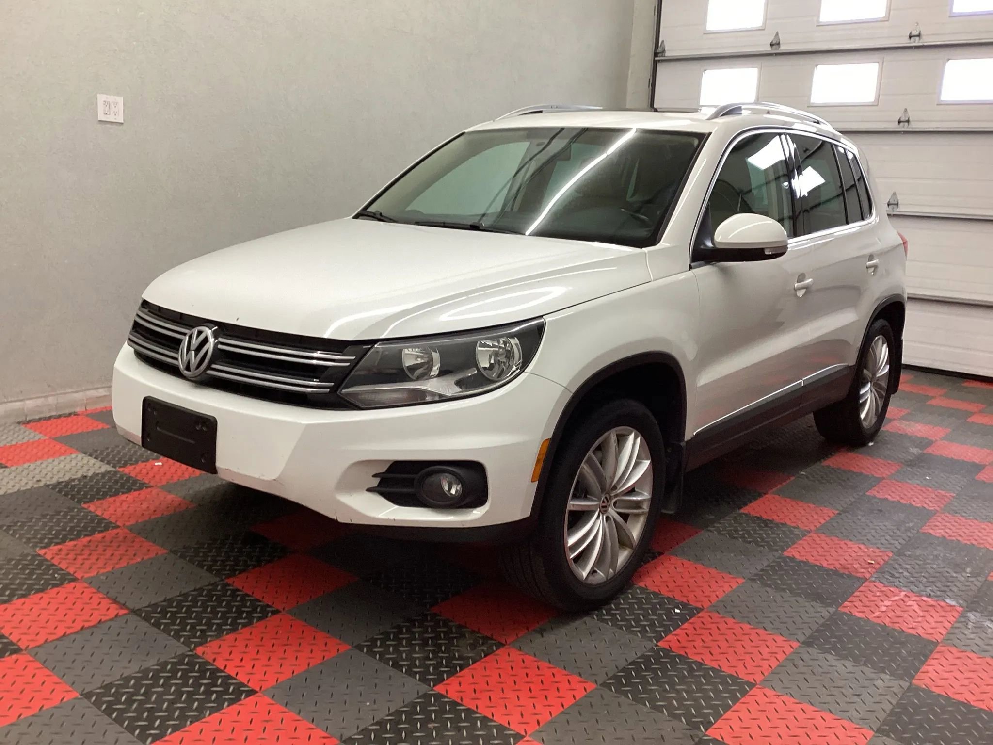 Used 2015 Volkswagen Tiguan S AWD/4WD image 1