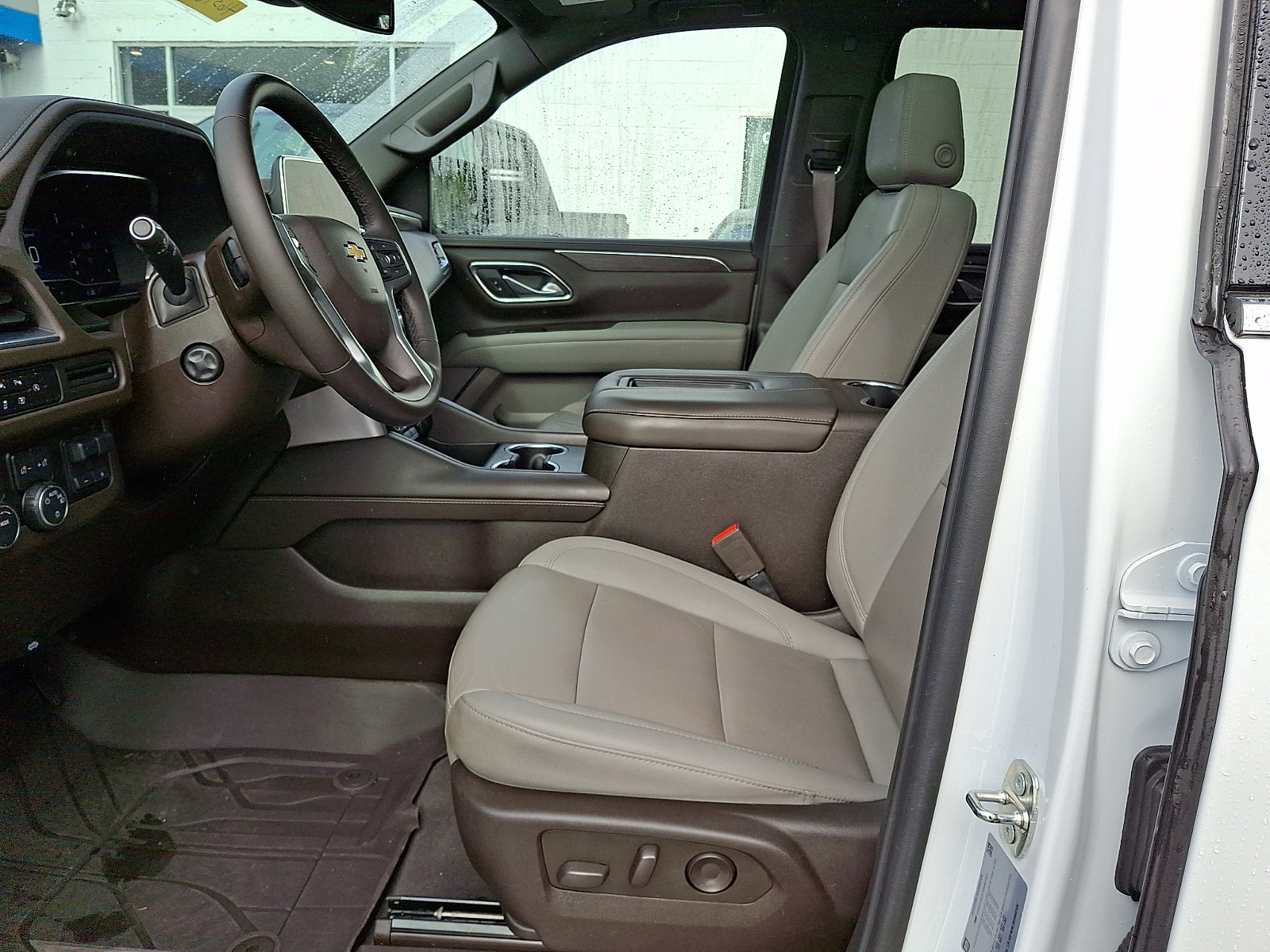 Used 2023 Chevrolet Tahoe LT w/ LT Signature Package AWD/4WD image 16
