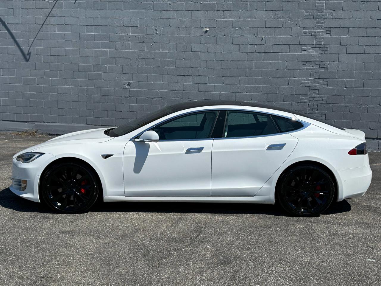 Used 2021 Tesla Model S Performance image 8