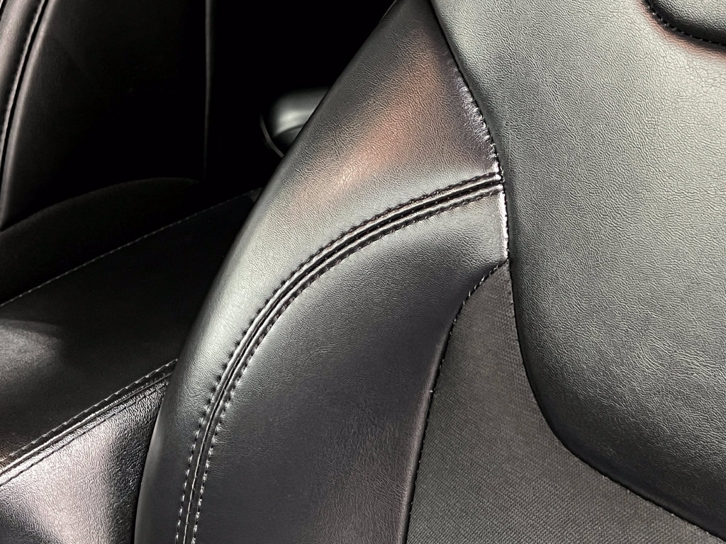 Used 2019 Jeep Cherokee Latitude Plus FWD image 17