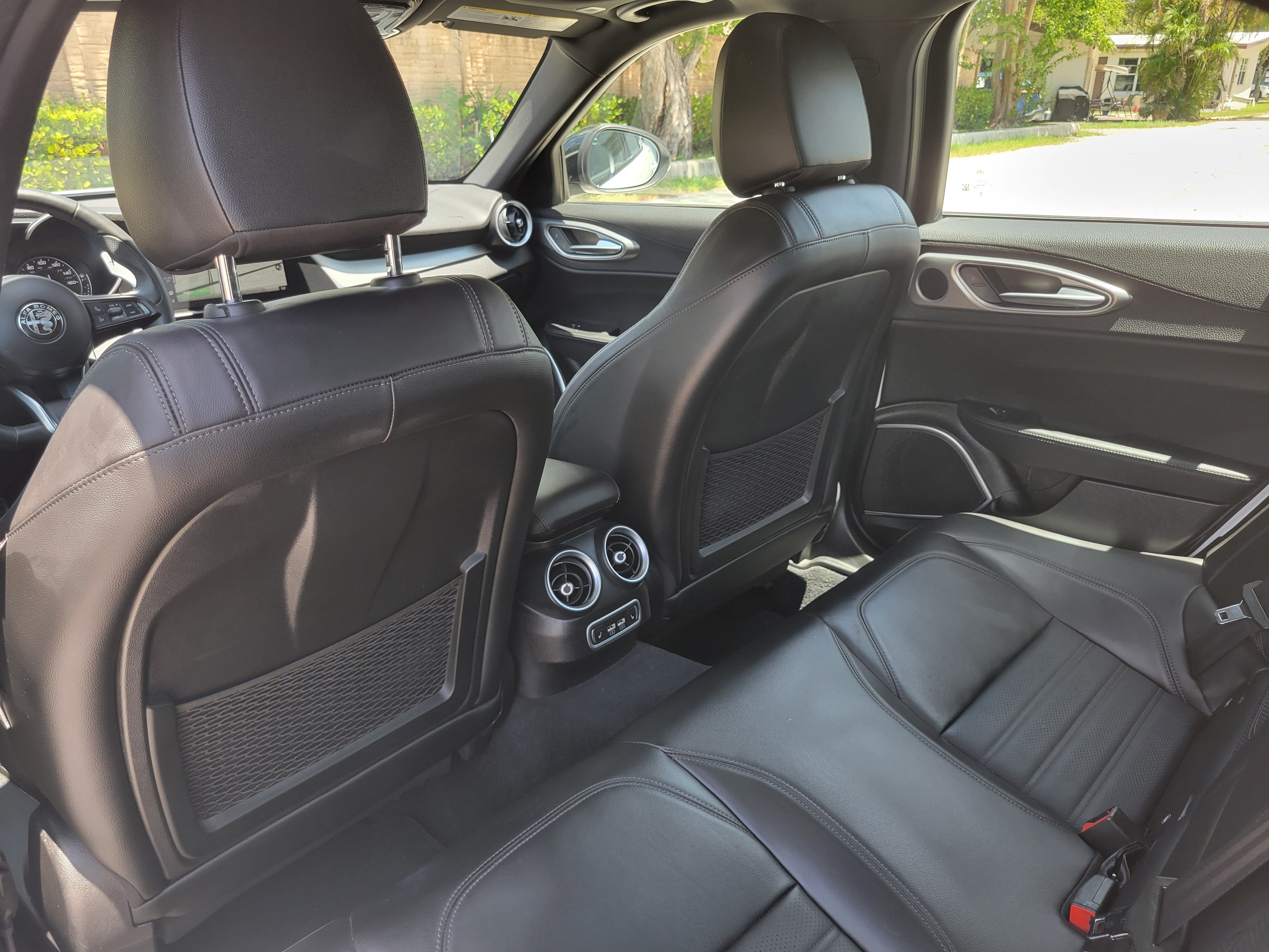 Used 2023 Alfa Romeo Giulia Veloce AWD/4WD image 13