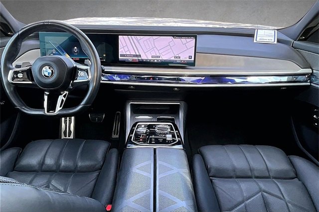 Used 2023 BMW 760i xDrive image 14