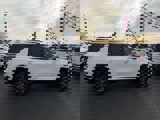 New 2026 Chevrolet Traverse LT image 3