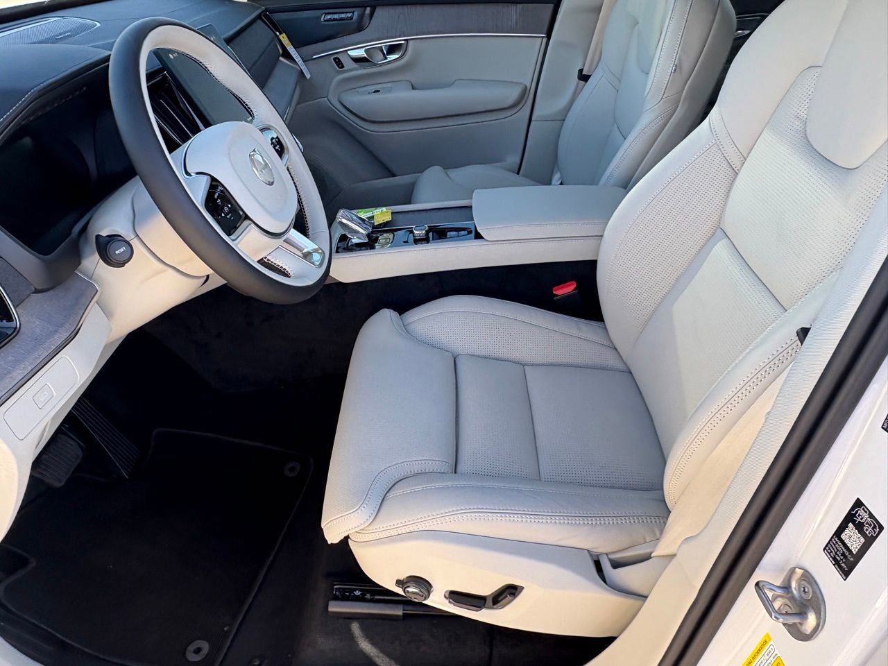 New 2026 Volvo XC90 B6 Ultra w/ Protection Package Premier image 15
