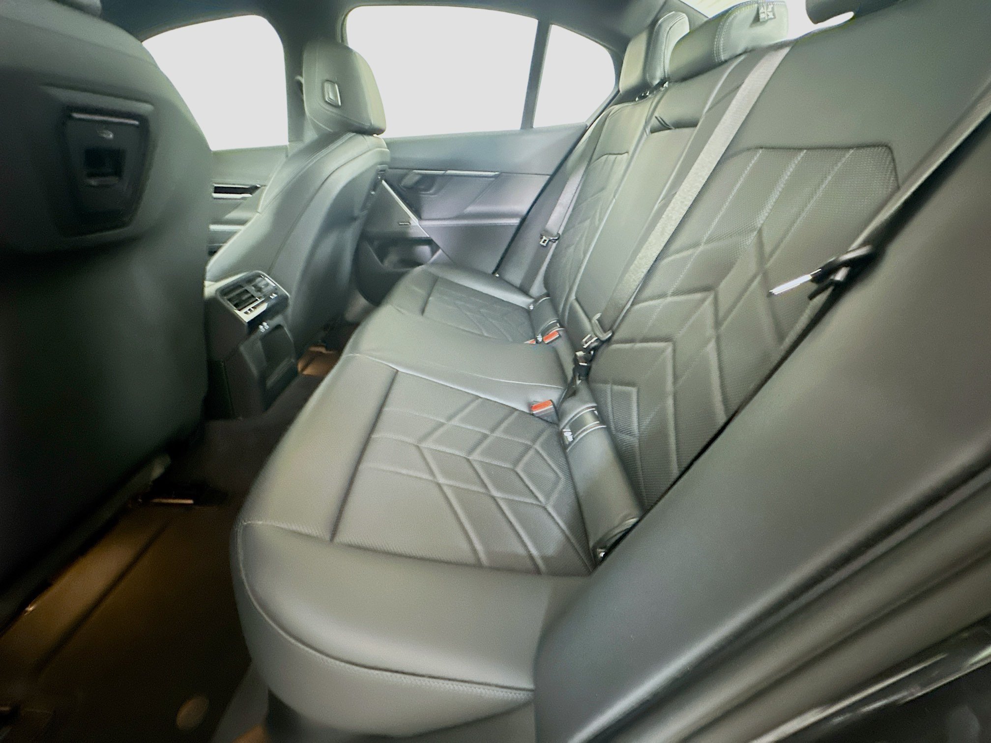 Used 2026 BMW 530i w/ Premium Package RWD image 28