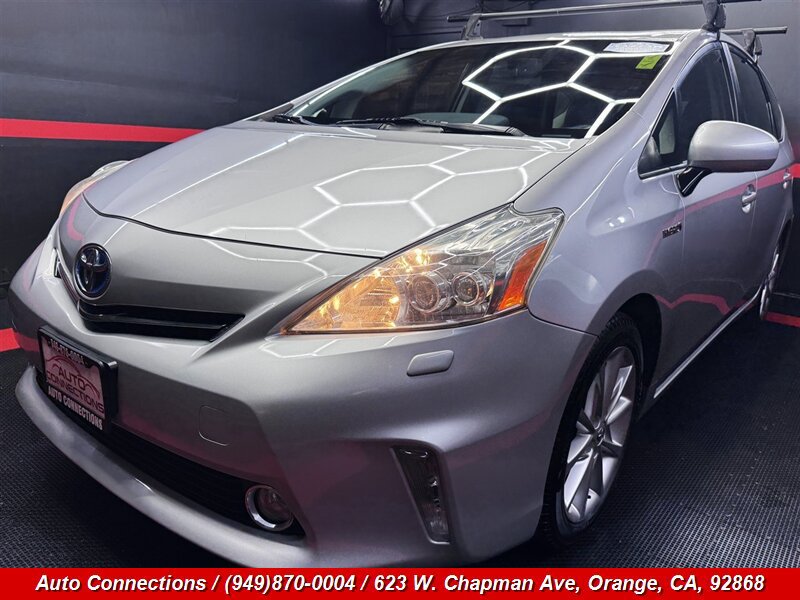 Used 2014 Toyota Prius V Five FWD image 28