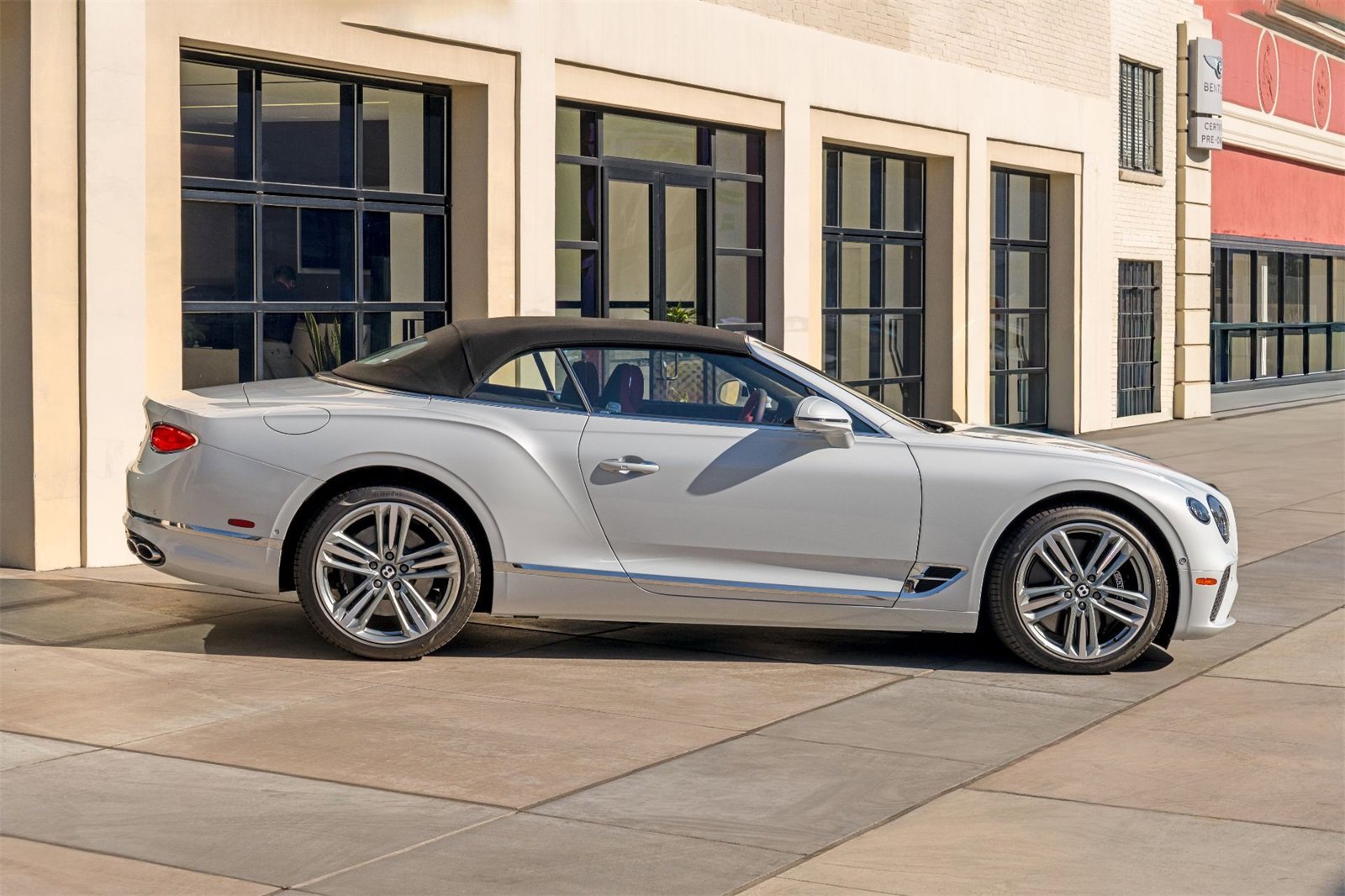 Used 2024 Bentley Continental GT image 16
