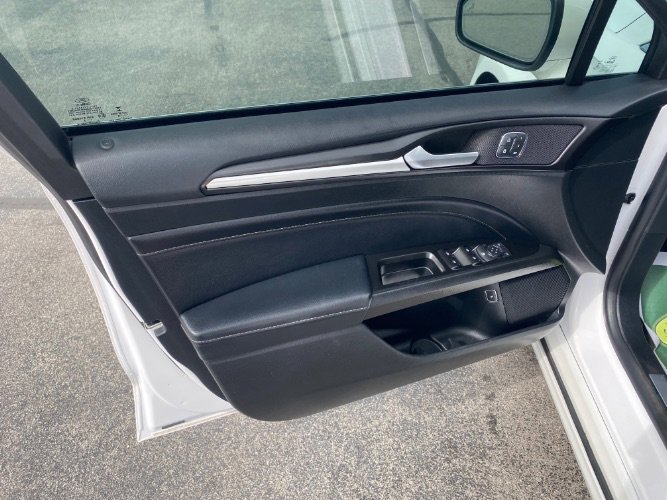 Used 2018 Ford Fusion Energi Titanium image 11