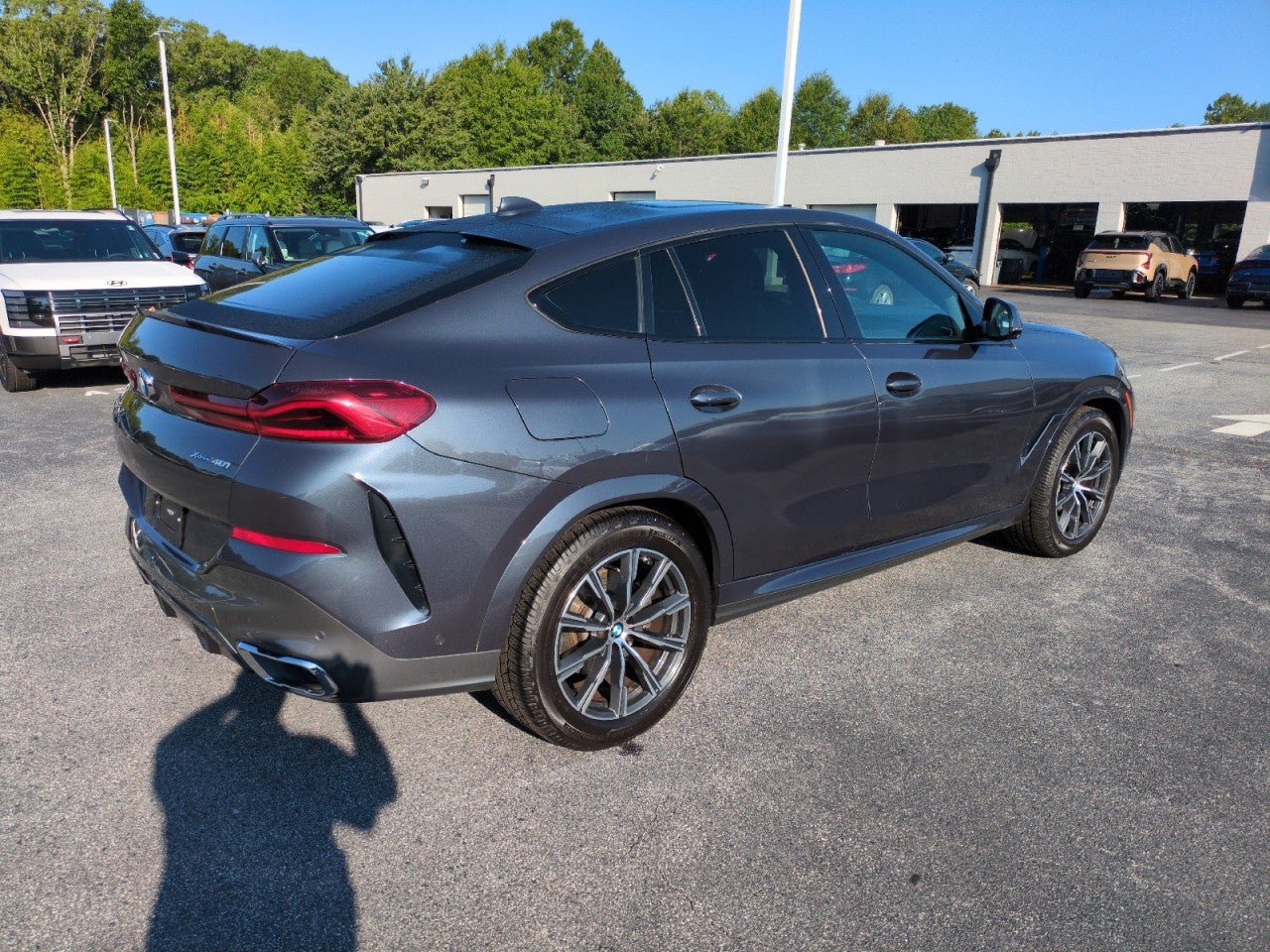 Used 2021 BMW X6 xDrive40i AWD/4WD image 7