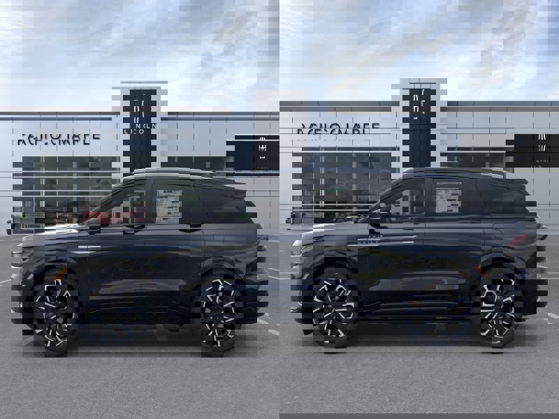 New 2026 Lincoln Nautilus Reserve image 3