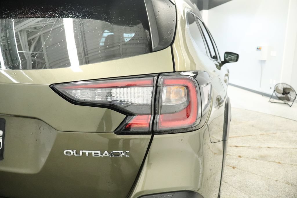 Used 2025 Subaru Outback Premium AWD/4WD image 21