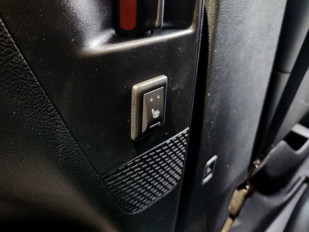 New 2025 Chrysler Pacifica Select w/ Uconnect Theater Family Group image 31