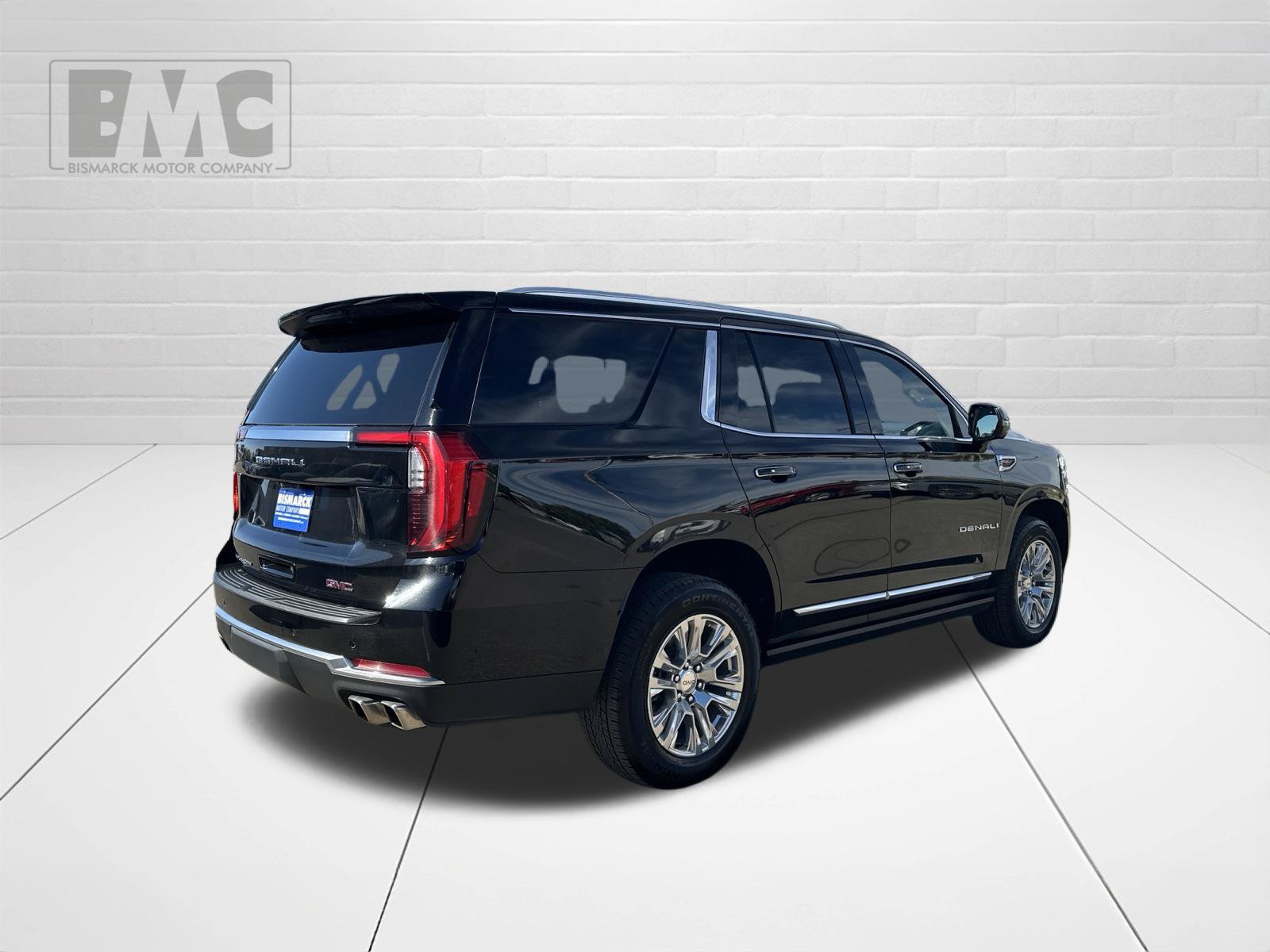 Used 2026 GMC Yukon Denali w/ Sun & Power Step Package AWD/4WD image 3