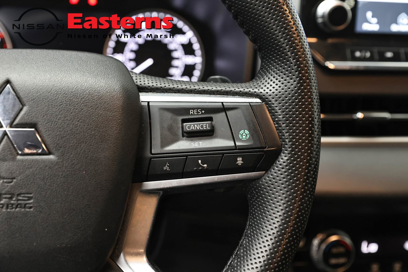 Used 2024 Mitsubishi Outlander AWD image 15