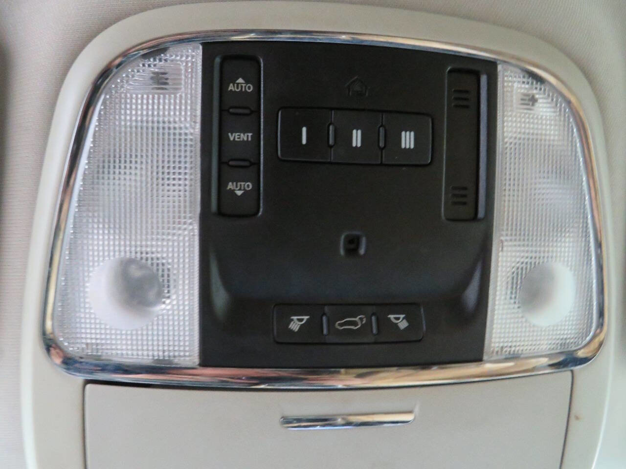 Used 2011 Dodge Durango Citadel w/ Trailer Tow Group IV image 23