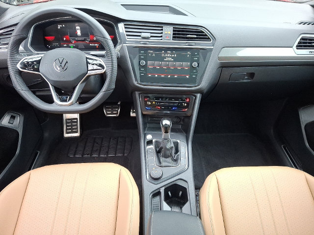 Used 2024 Volkswagen Tiguan SE R-Line AWD/4WD image 15