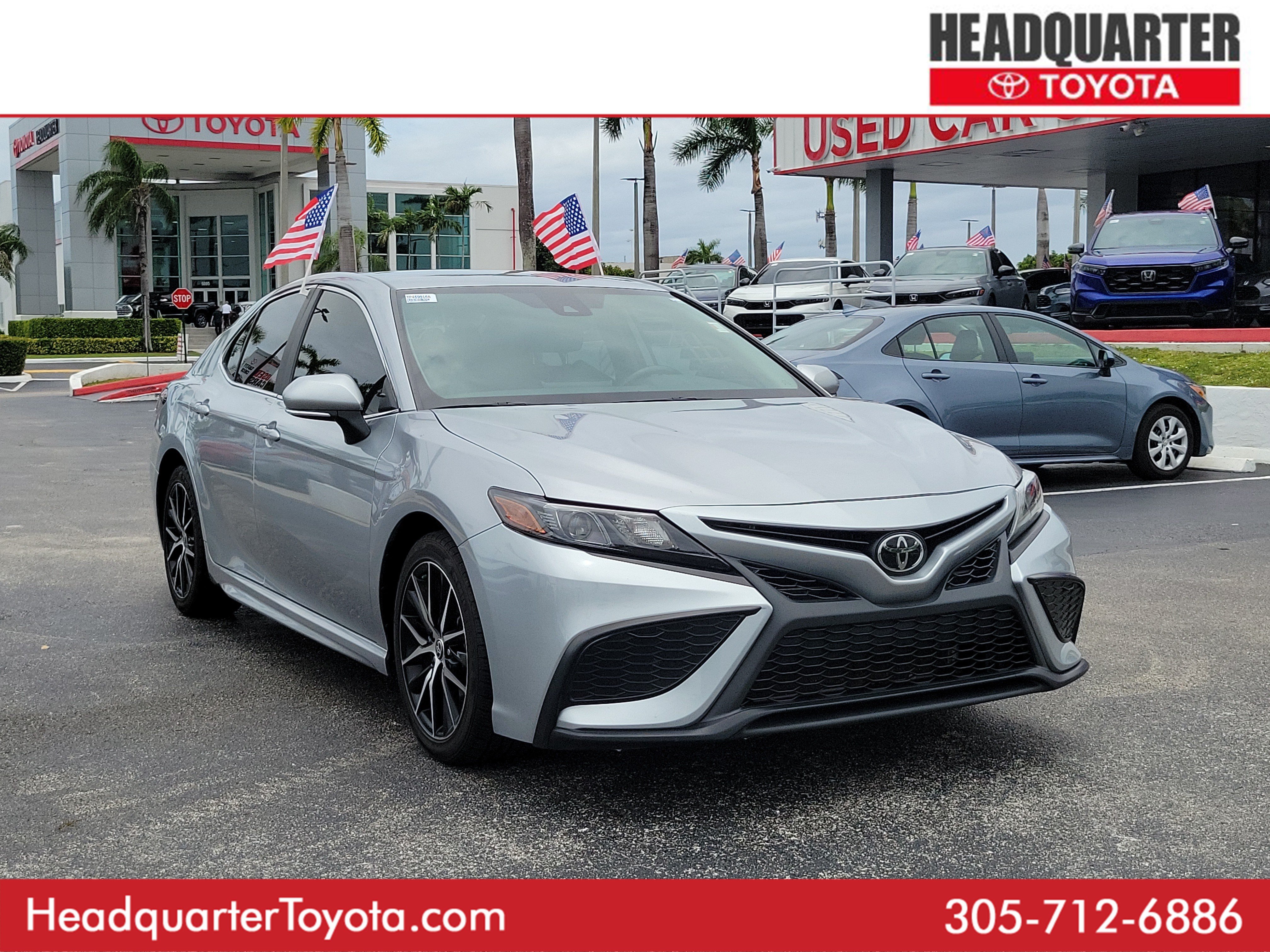 Used 2022 Toyota Camry SE FWD image 1