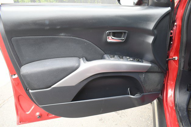 Used 2012 Mitsubishi Outlander SE AWD/4WD image 13