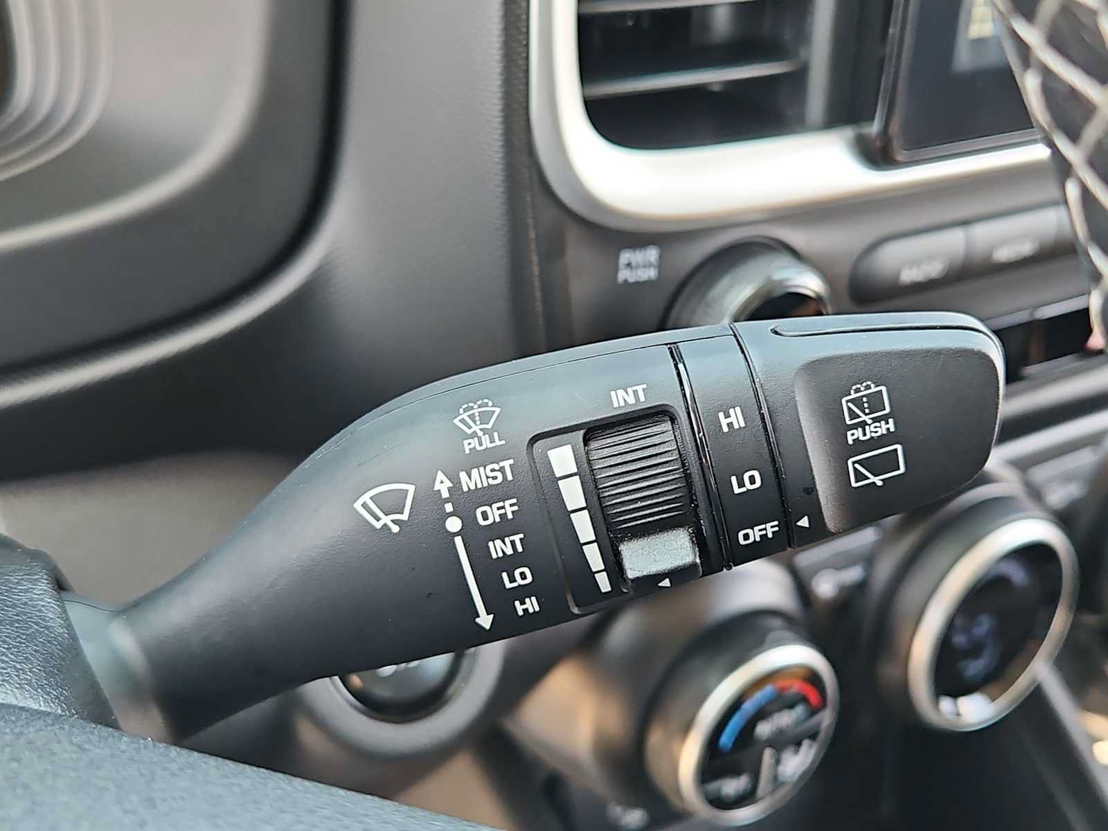 Certified 2024 Hyundai Venue SEL FWD image 25