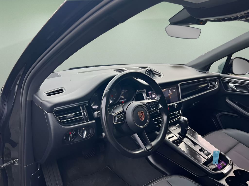 Used 2024 Porsche Macan T AWD/4WD image 19